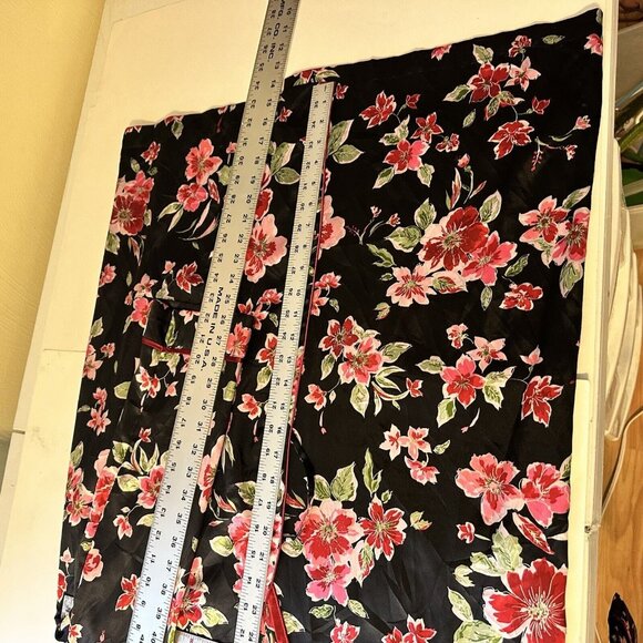 Adonna Womens Black and Red Floral Lightweight Robe Size Medium - Picture 8 of 11